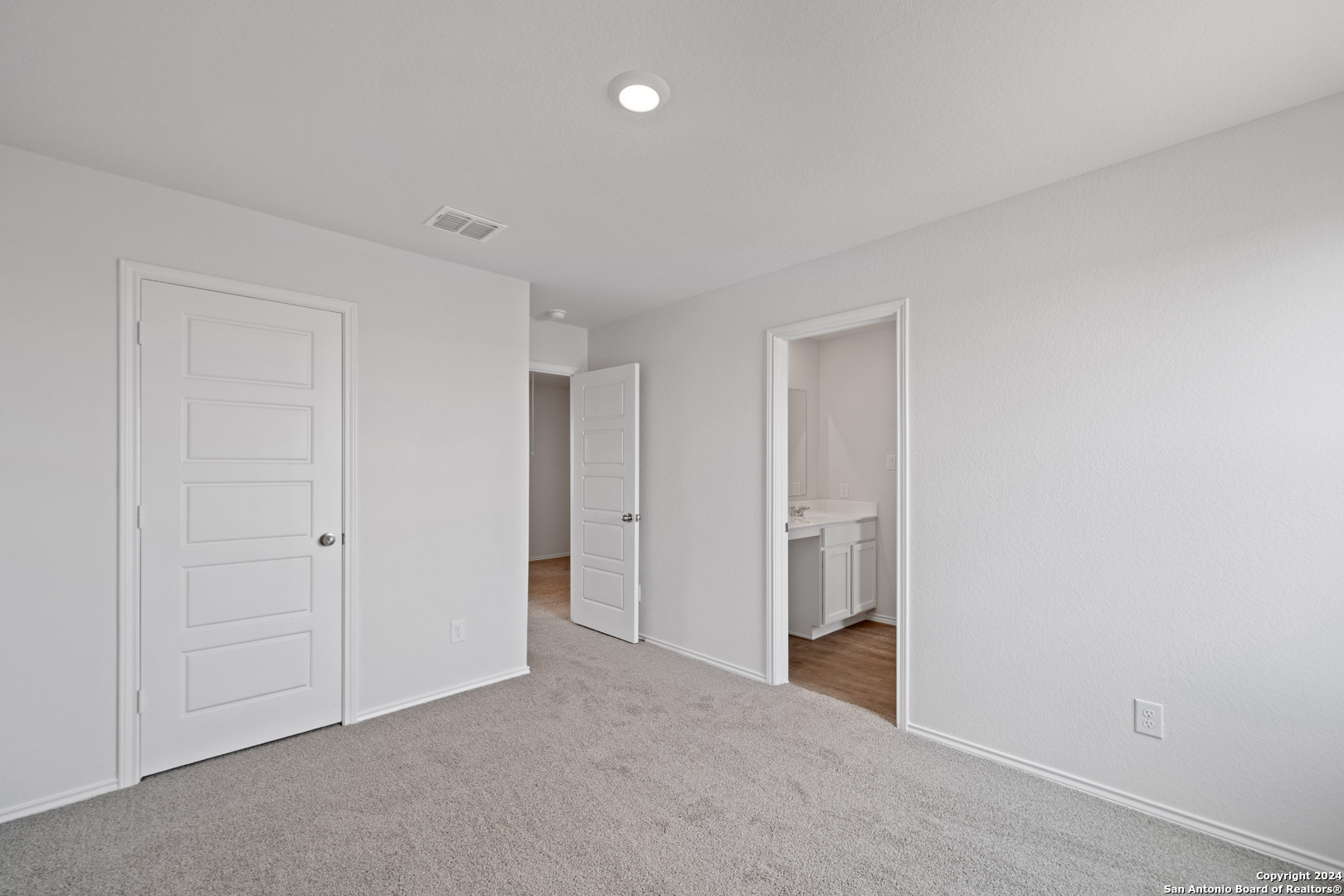 4231 Legend Heights