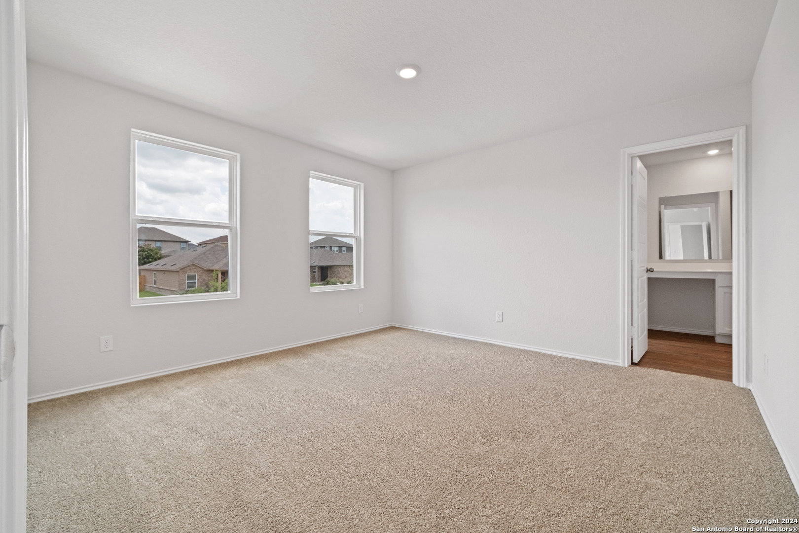 4231 Legend Heights