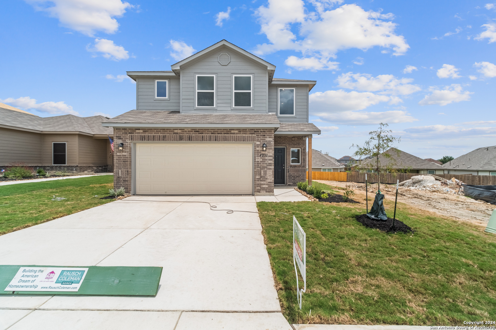 4231 Legend Heights