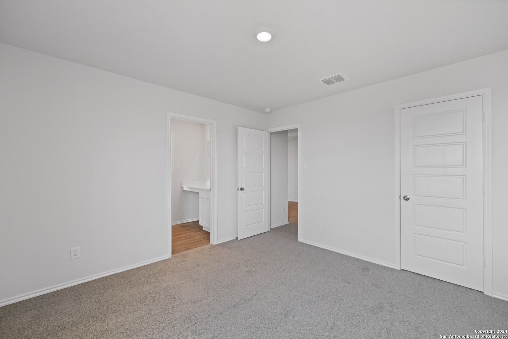 4231 Legend Heights