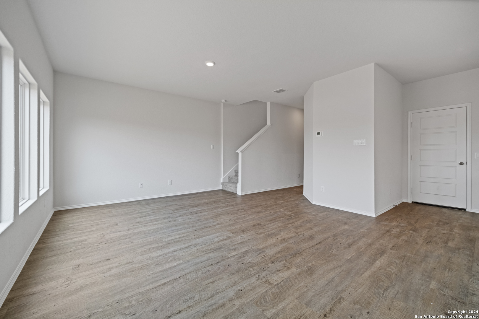 4231 Legend Heights