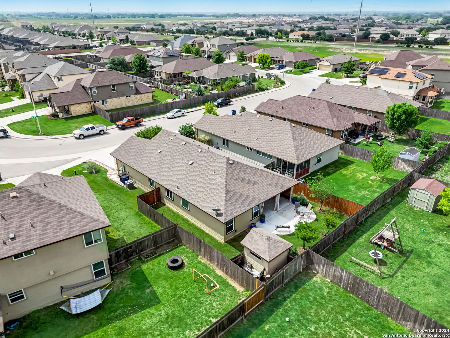 860 Foxfire Dr