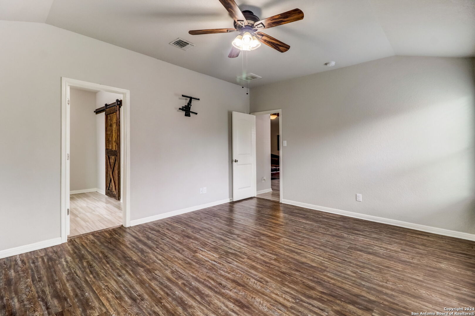 860 Foxfire Dr