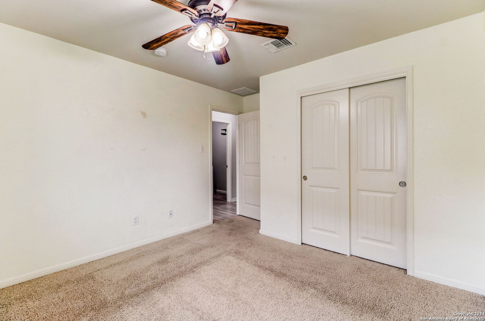 860 Foxfire Dr