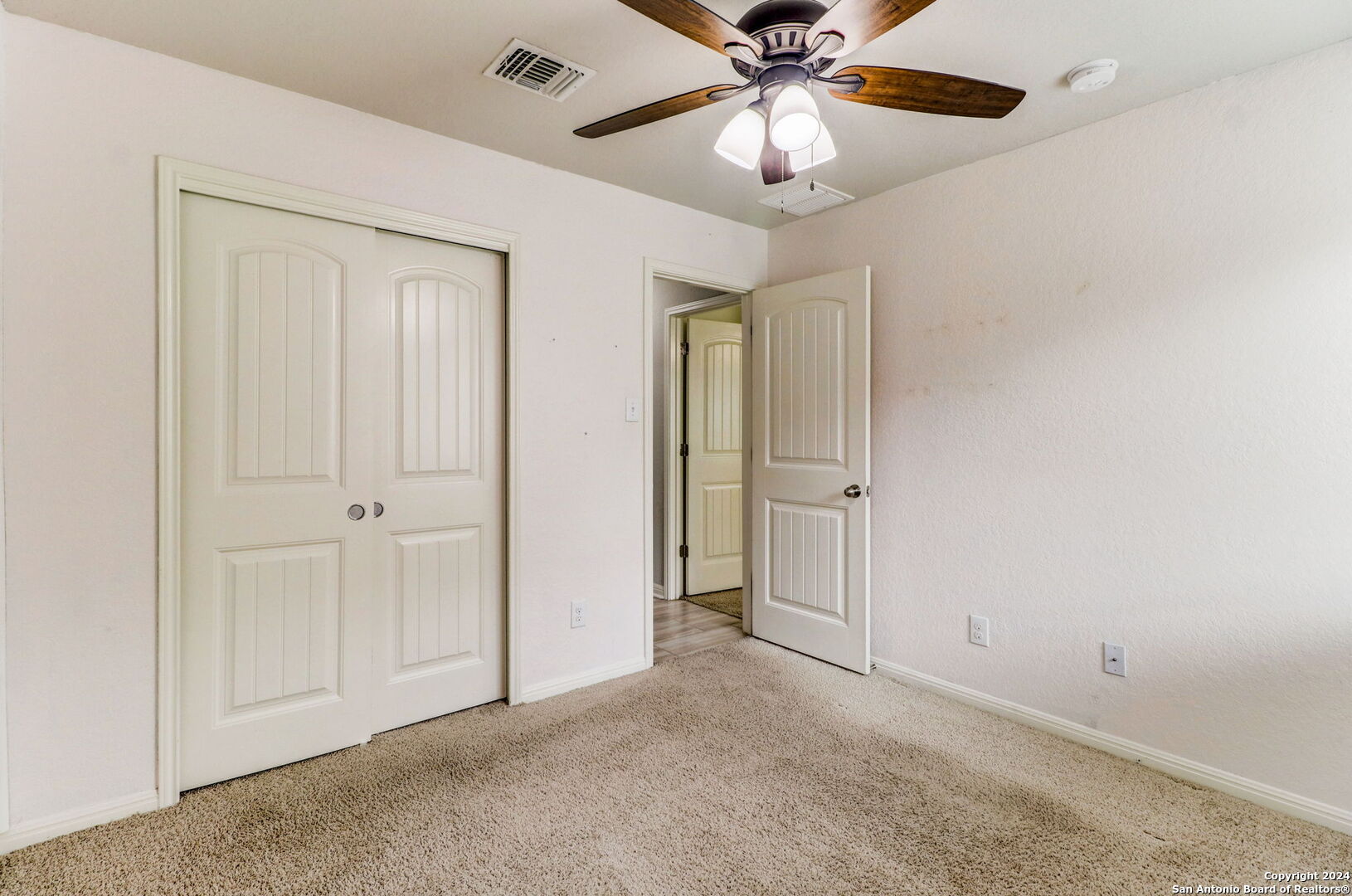 860 Foxfire Dr