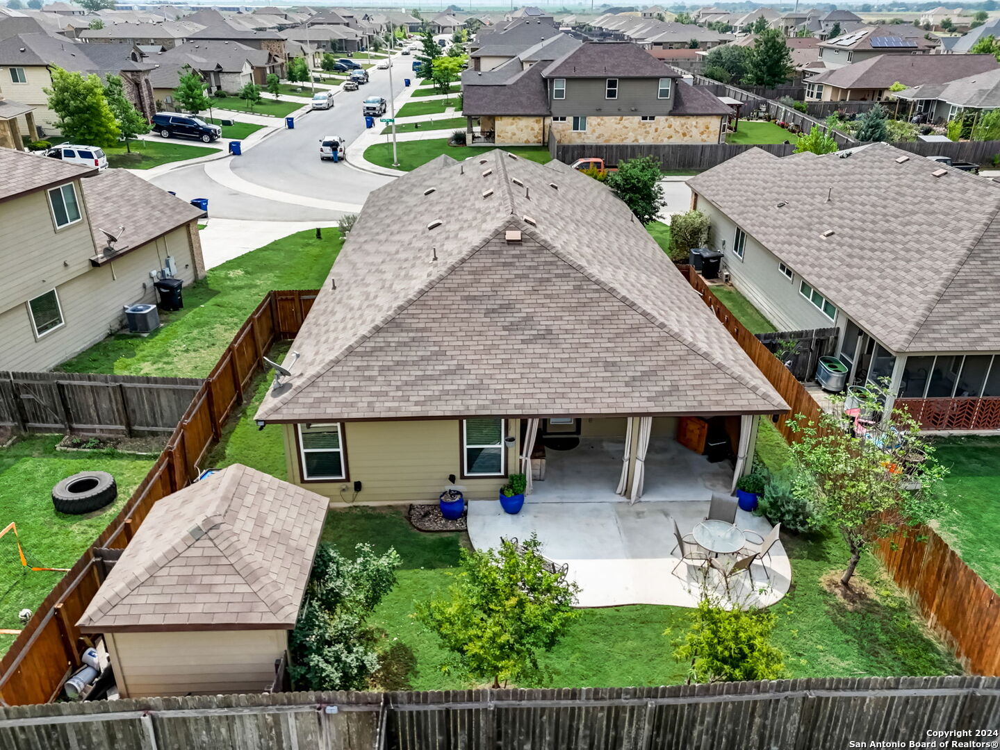 860 Foxfire Dr