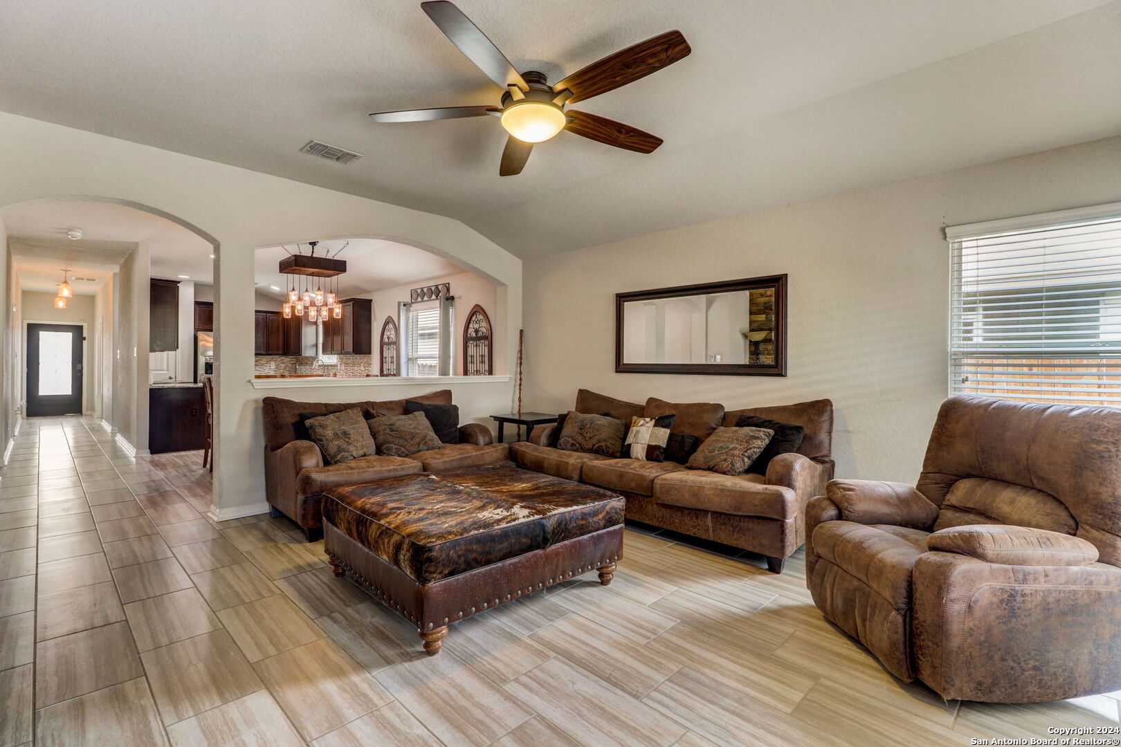860 Foxfire Dr