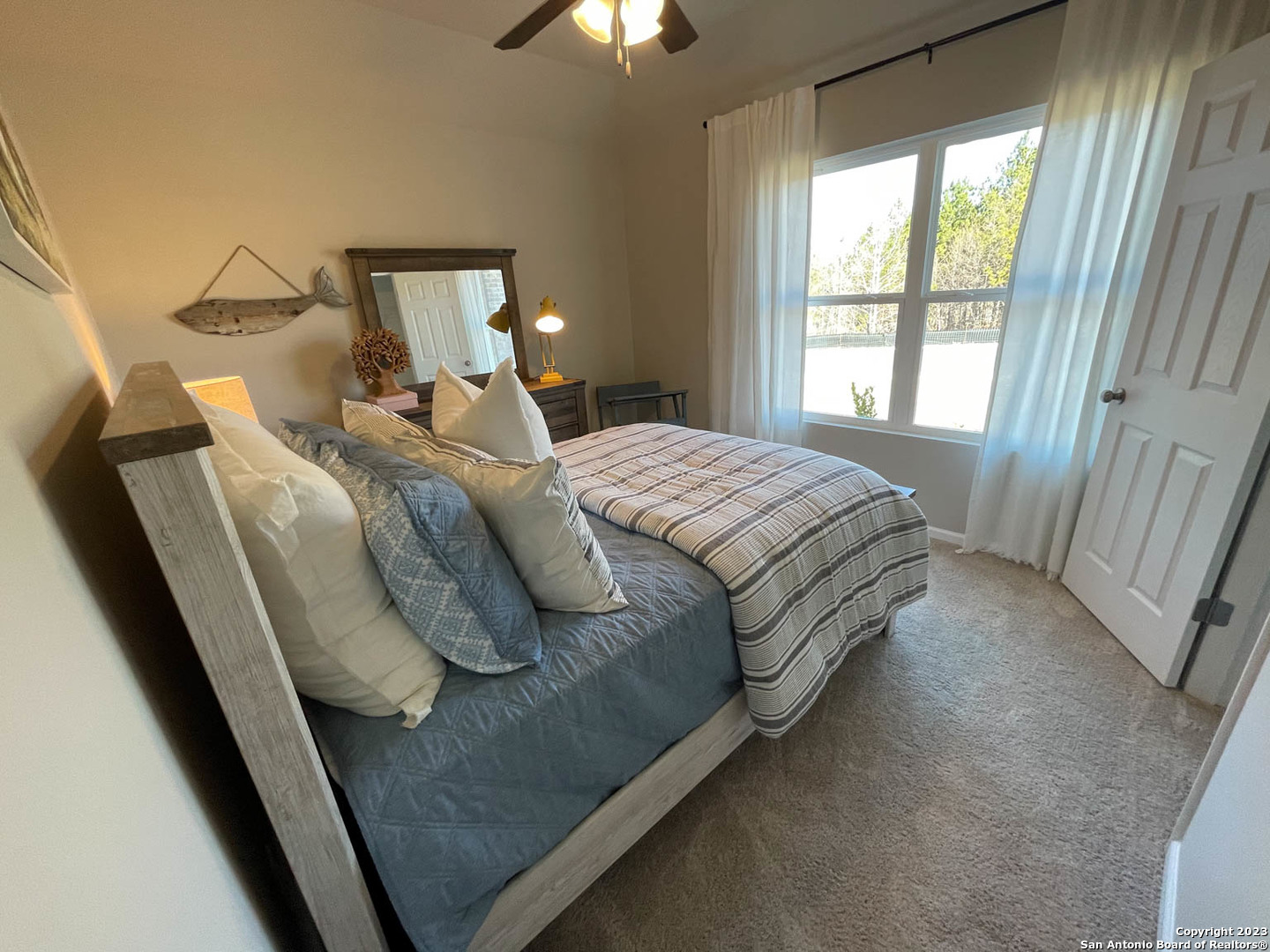 266 Landing Ln