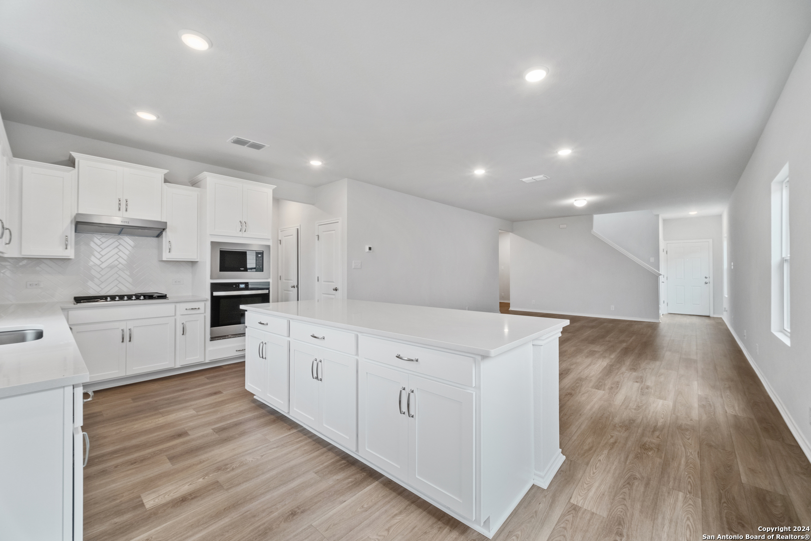 7051 Sycamore Pass