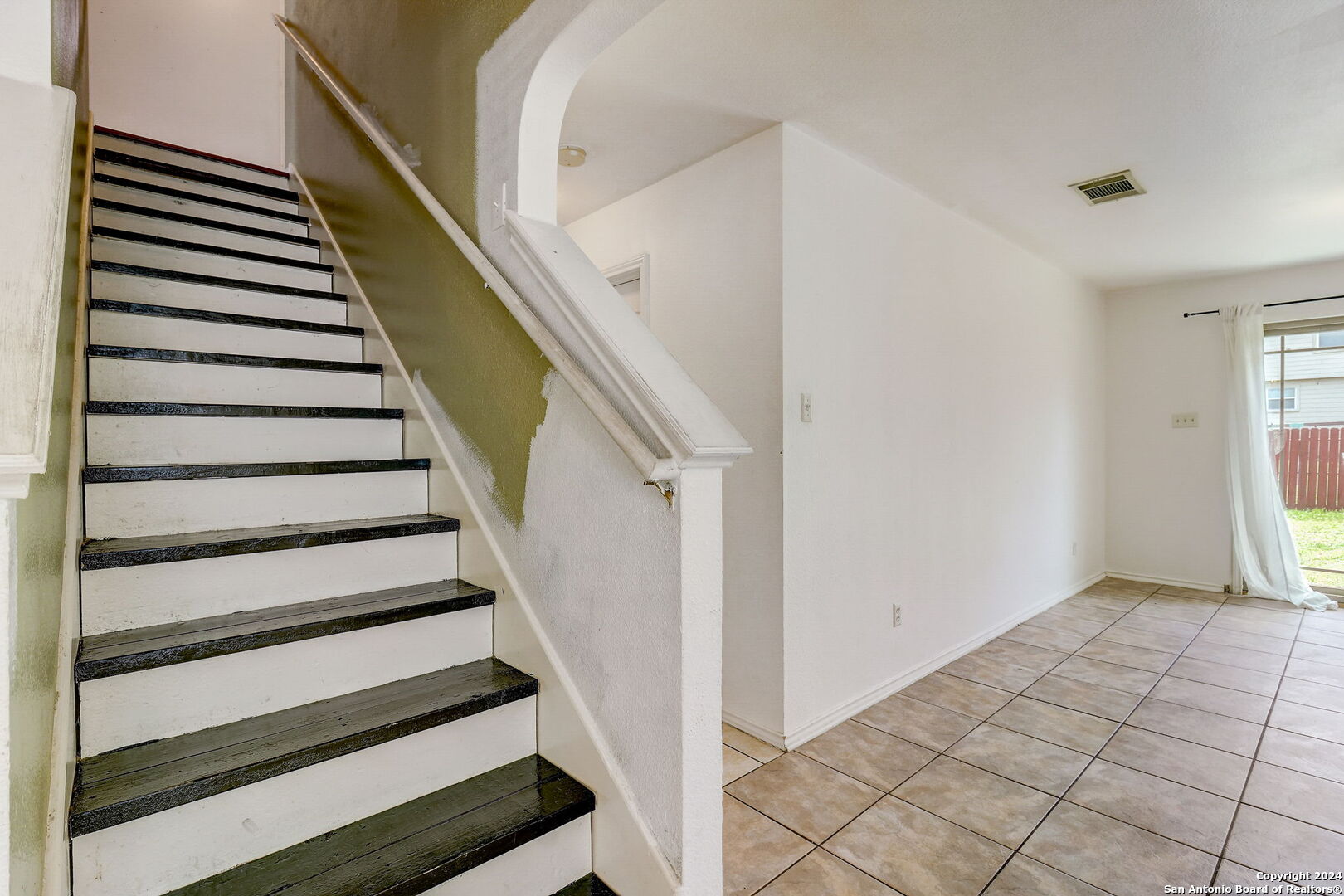 430 Golden Walk