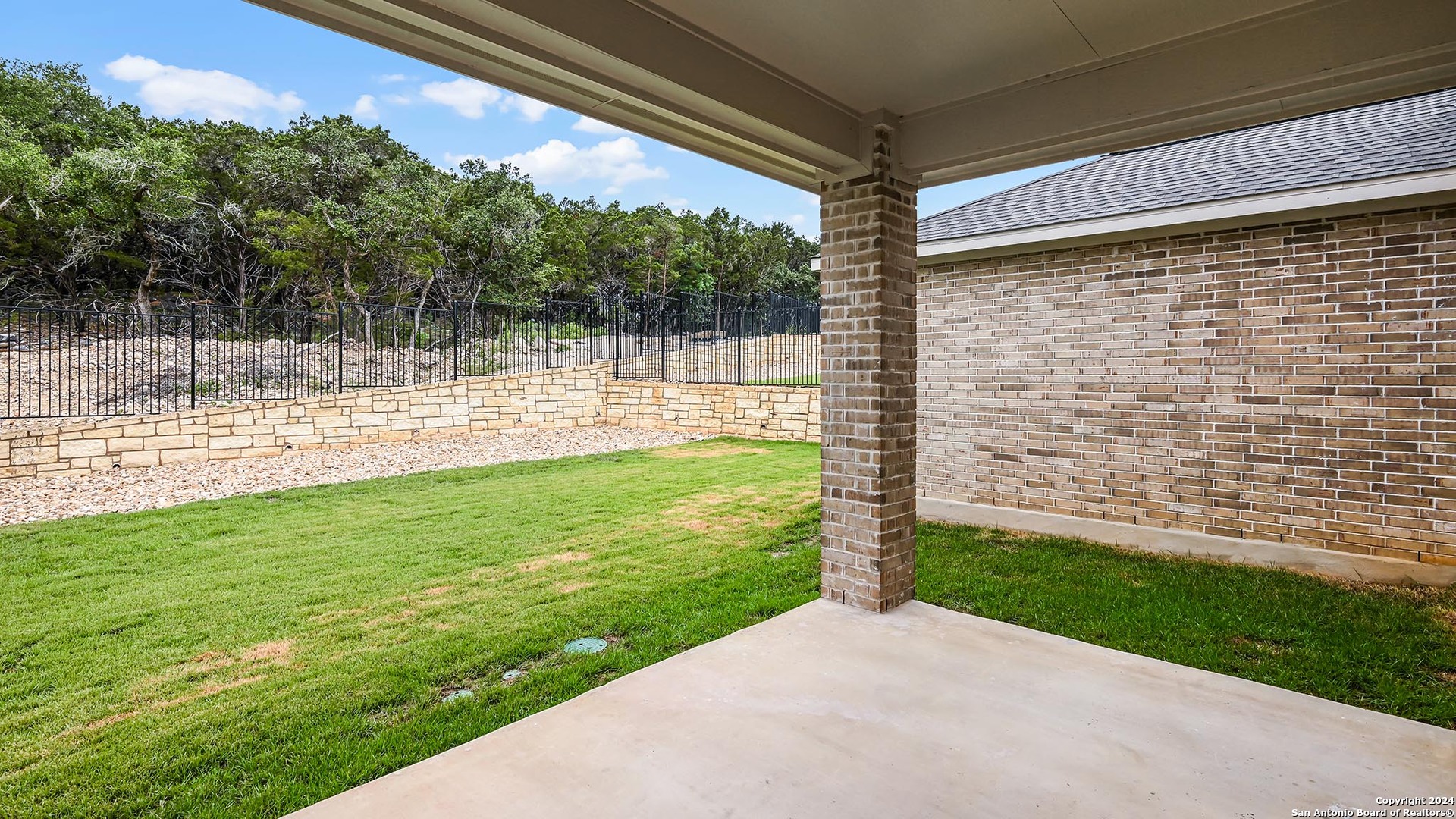 24141 Sidehill Lie