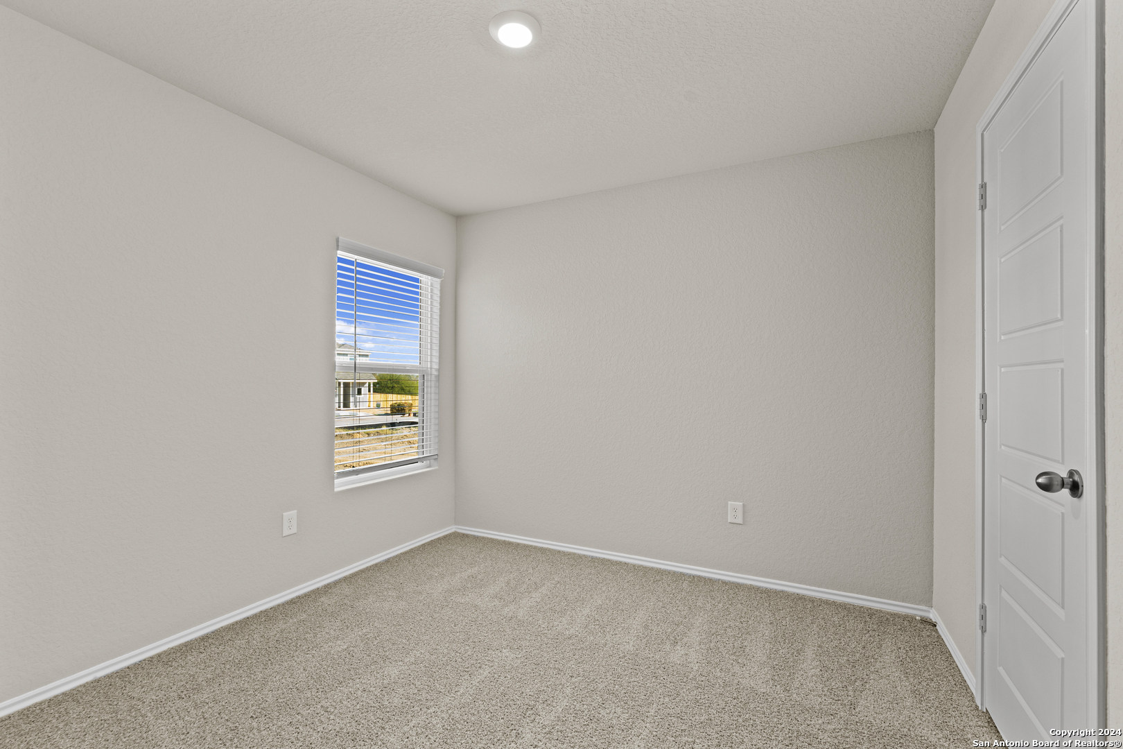 5734 Falcon Point