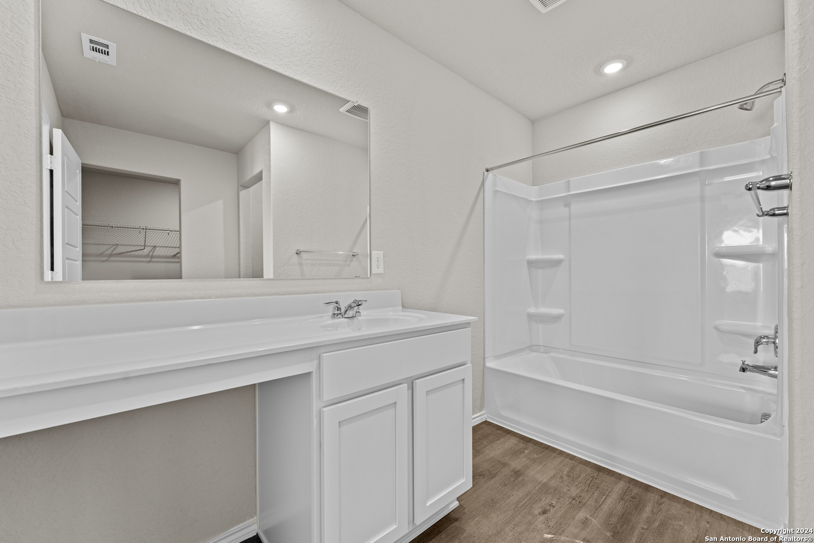 5734 Falcon Point