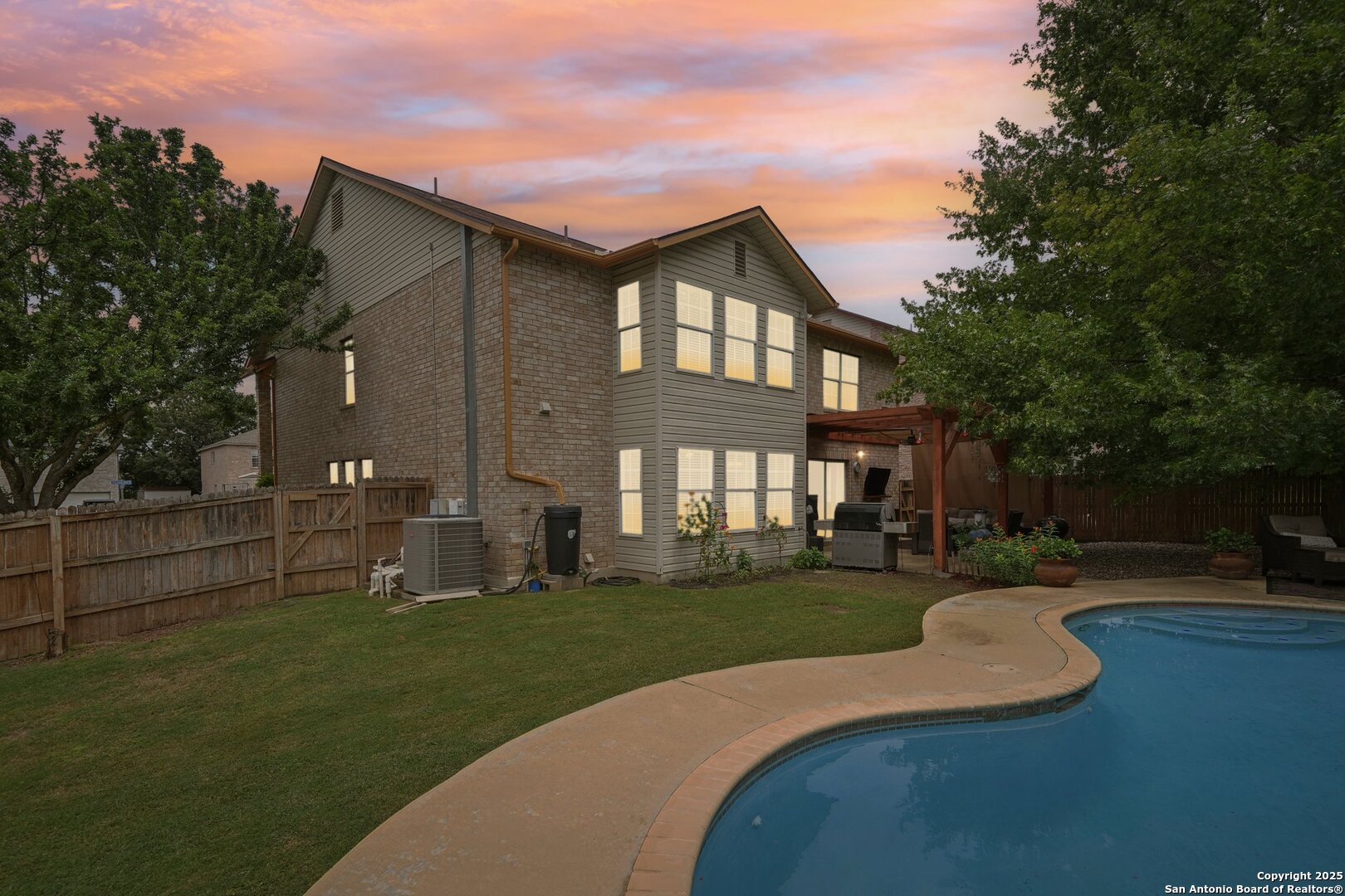 1613 Willow Top Dr