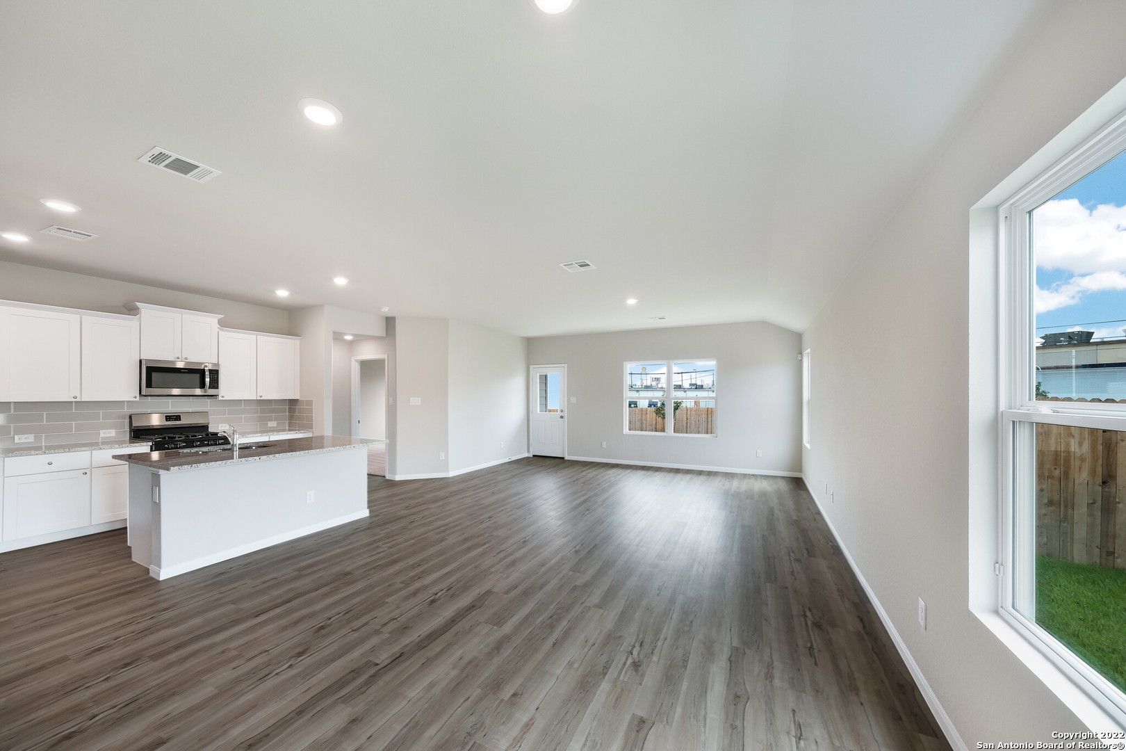 5028 Begonia Spring