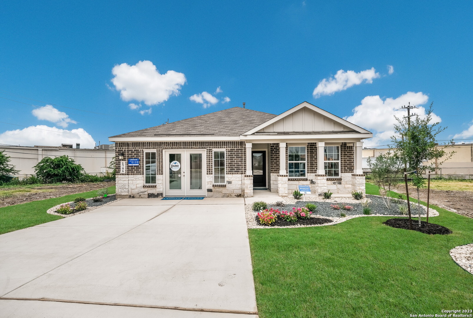 2509 Lake Hills