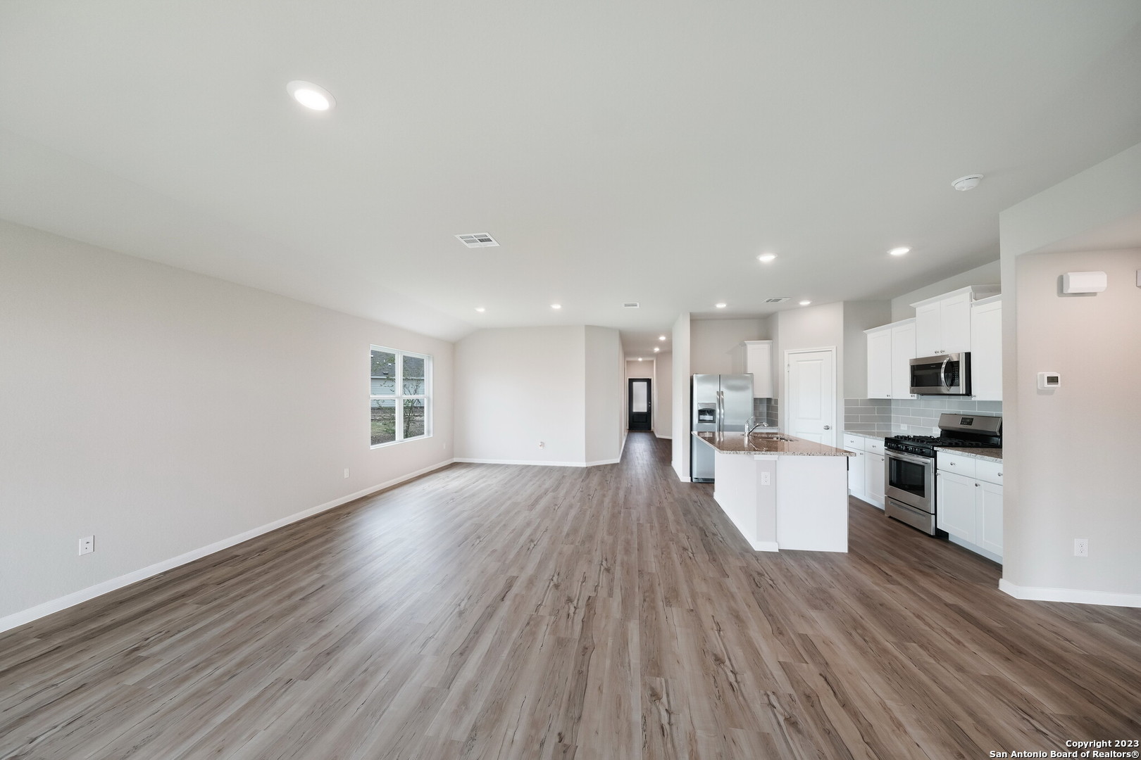 2509 Lake Hills