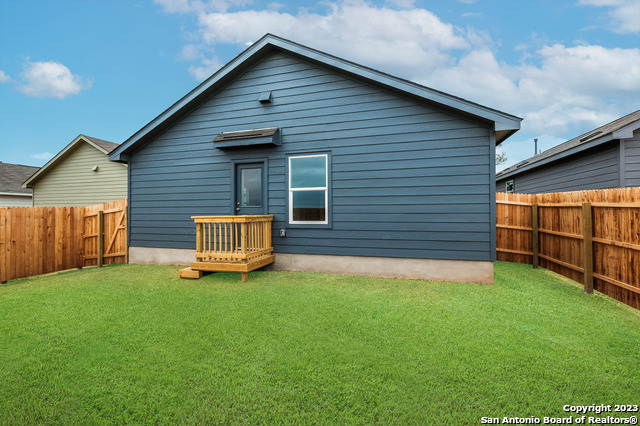 1429 White Willow