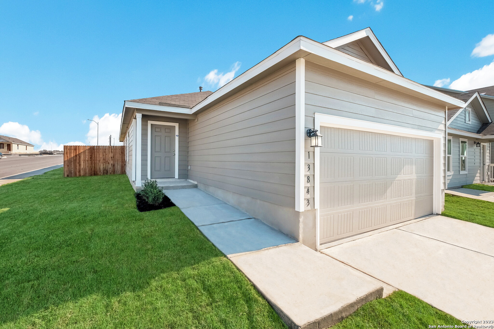 12911 Lake Fryer