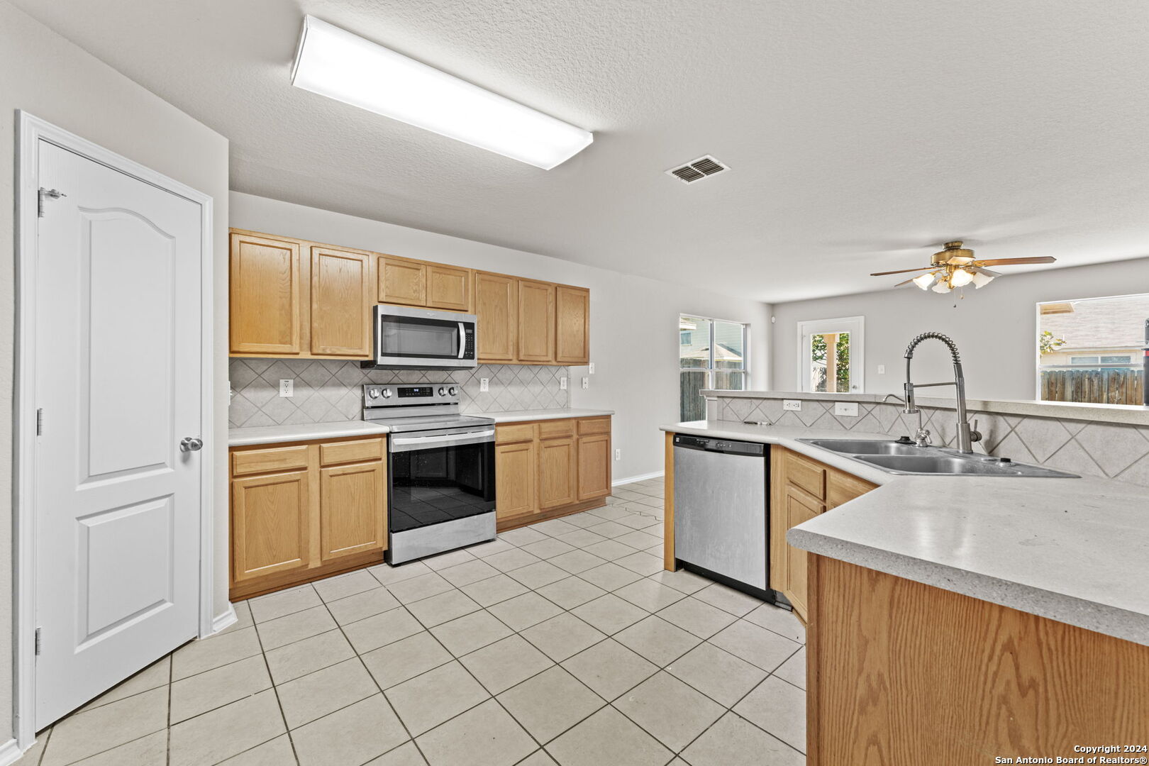 8803 LAGUNA RIO