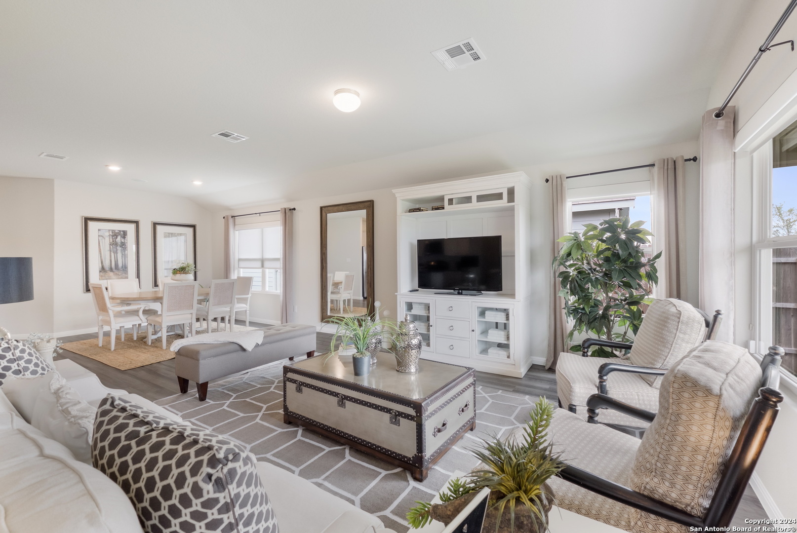 4927 Legacy Trail