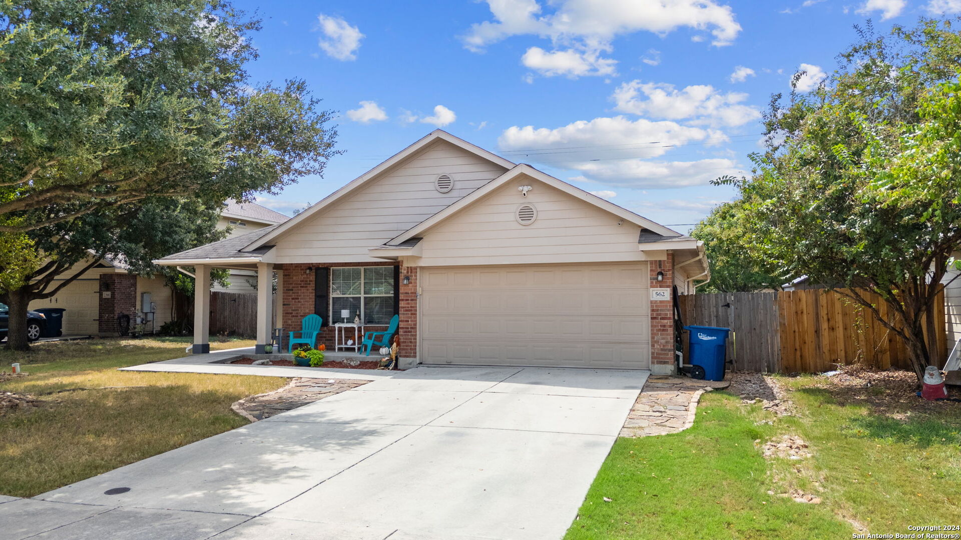 562 Roadrunner Ave