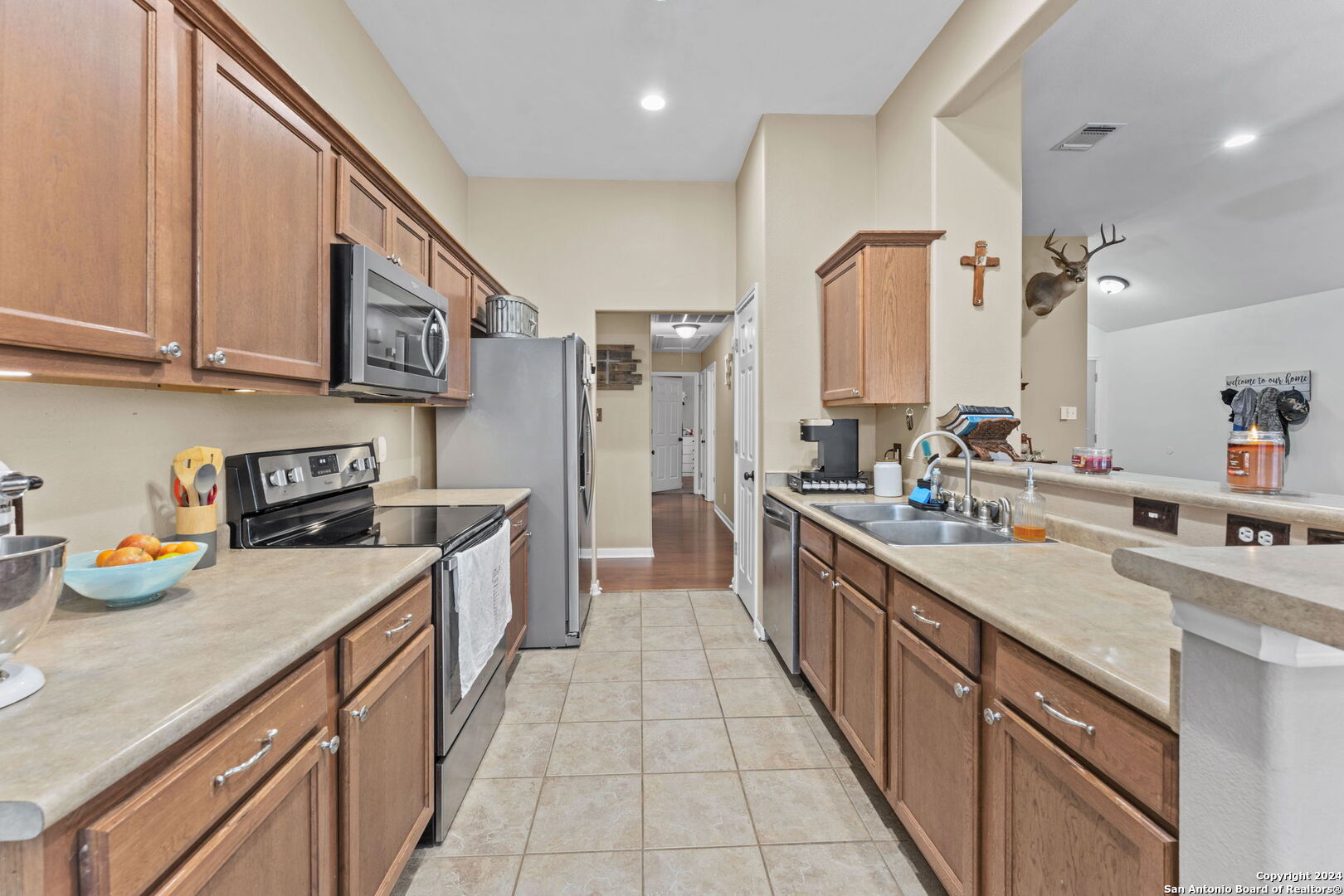 562 Roadrunner Ave