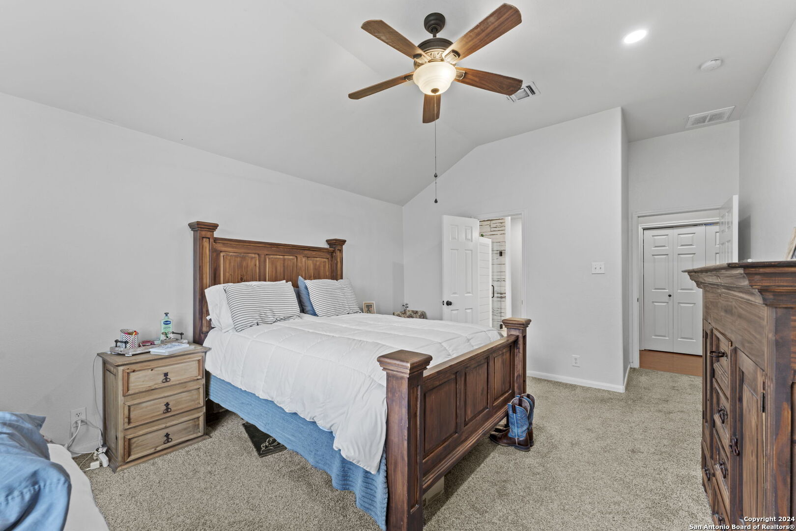 562 Roadrunner Ave