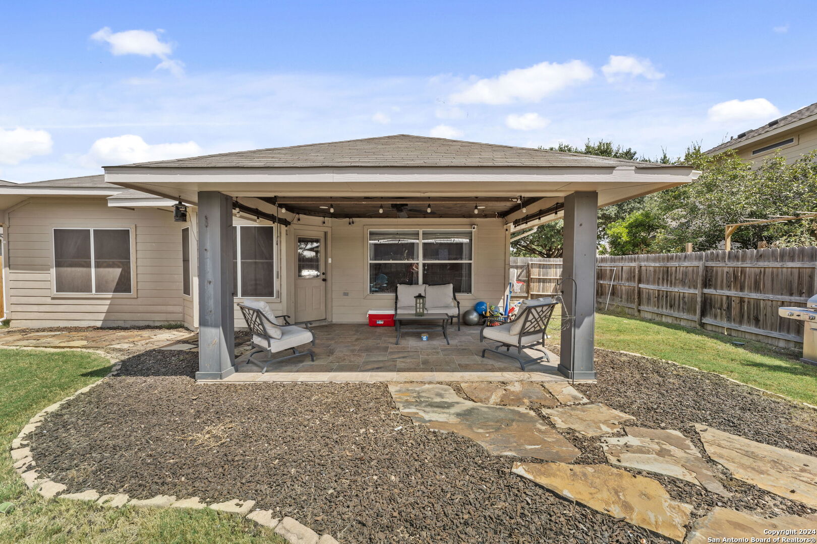 562 Roadrunner Ave