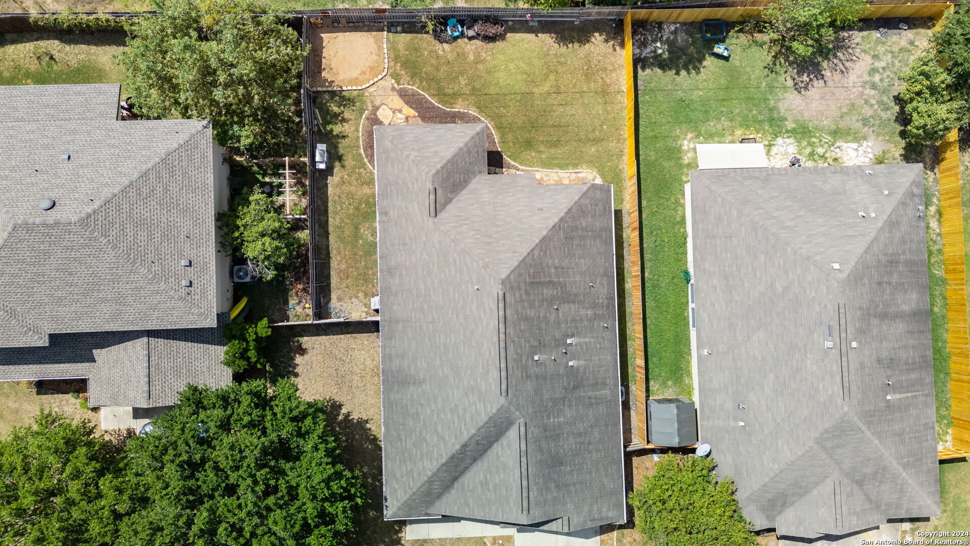 562 Roadrunner Ave