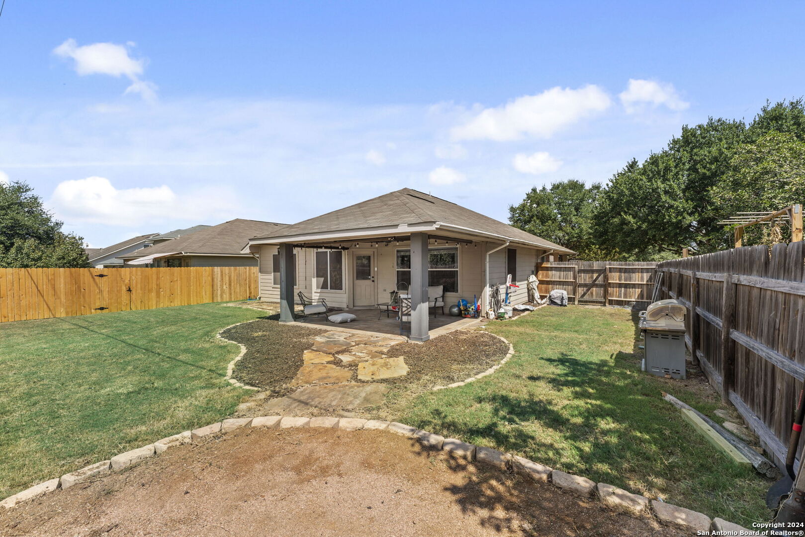 562 Roadrunner Ave