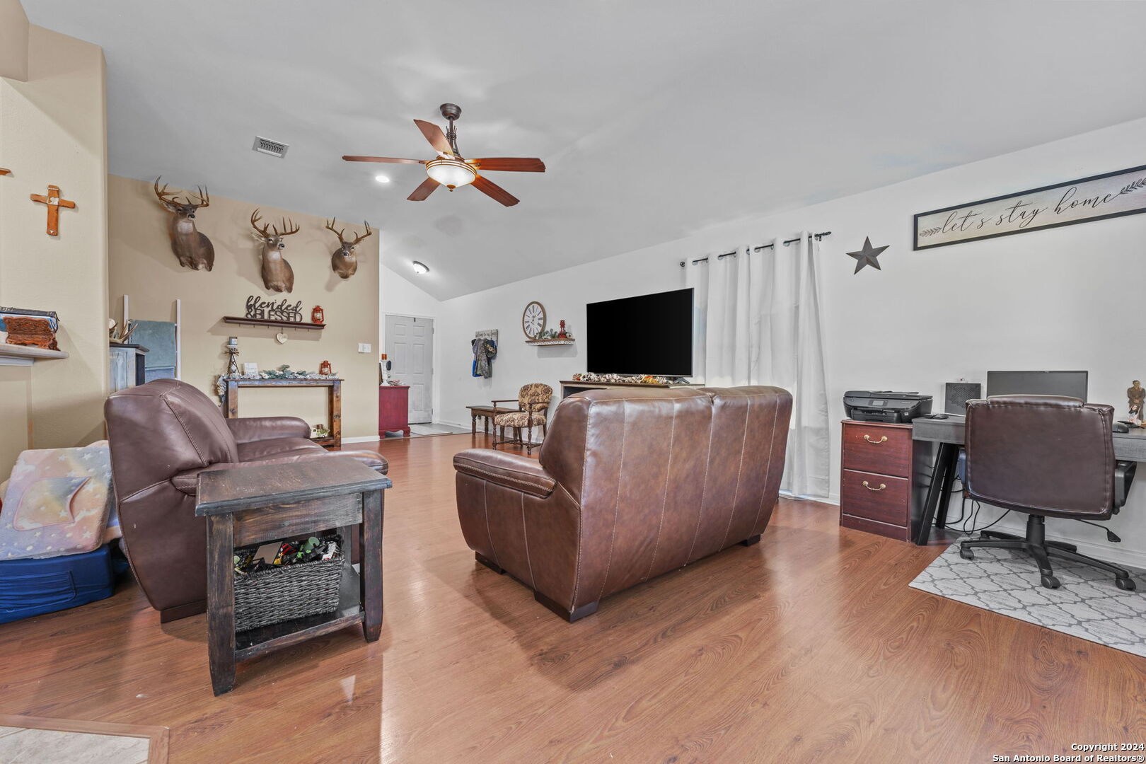 562 Roadrunner Ave