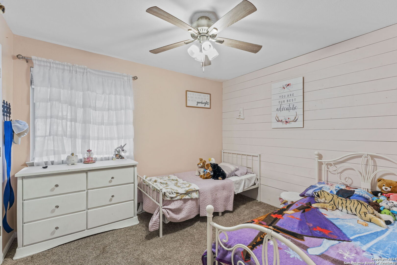 562 Roadrunner Ave