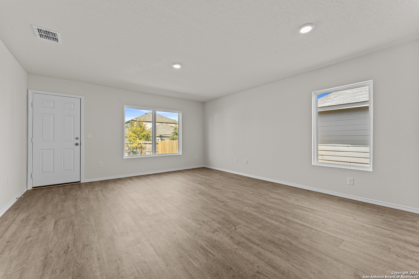 20724 Olive Grove