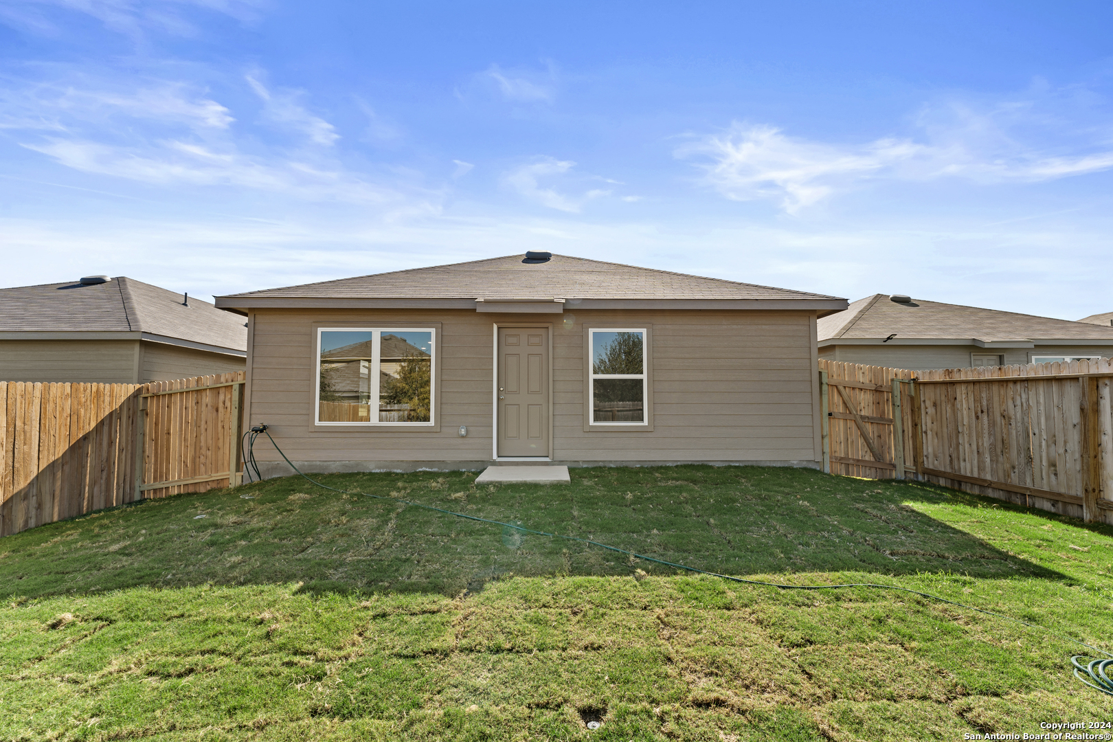 20724 Olive Grove