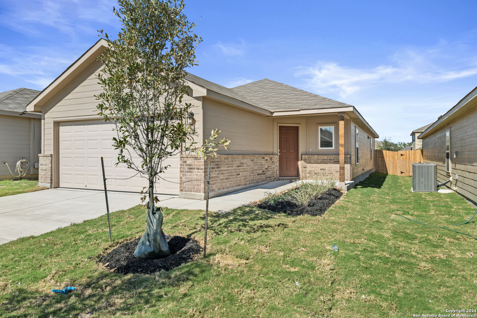 20724 Olive Grove