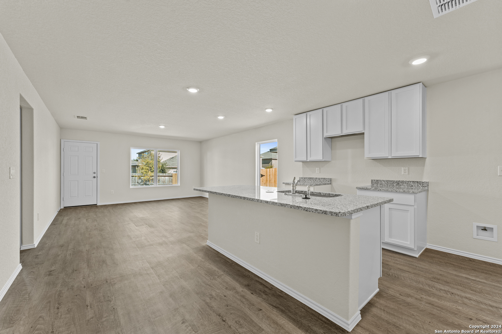 20724 Olive Grove