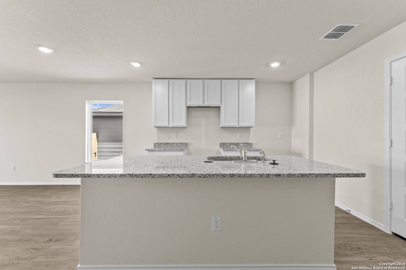 20724 Olive Grove