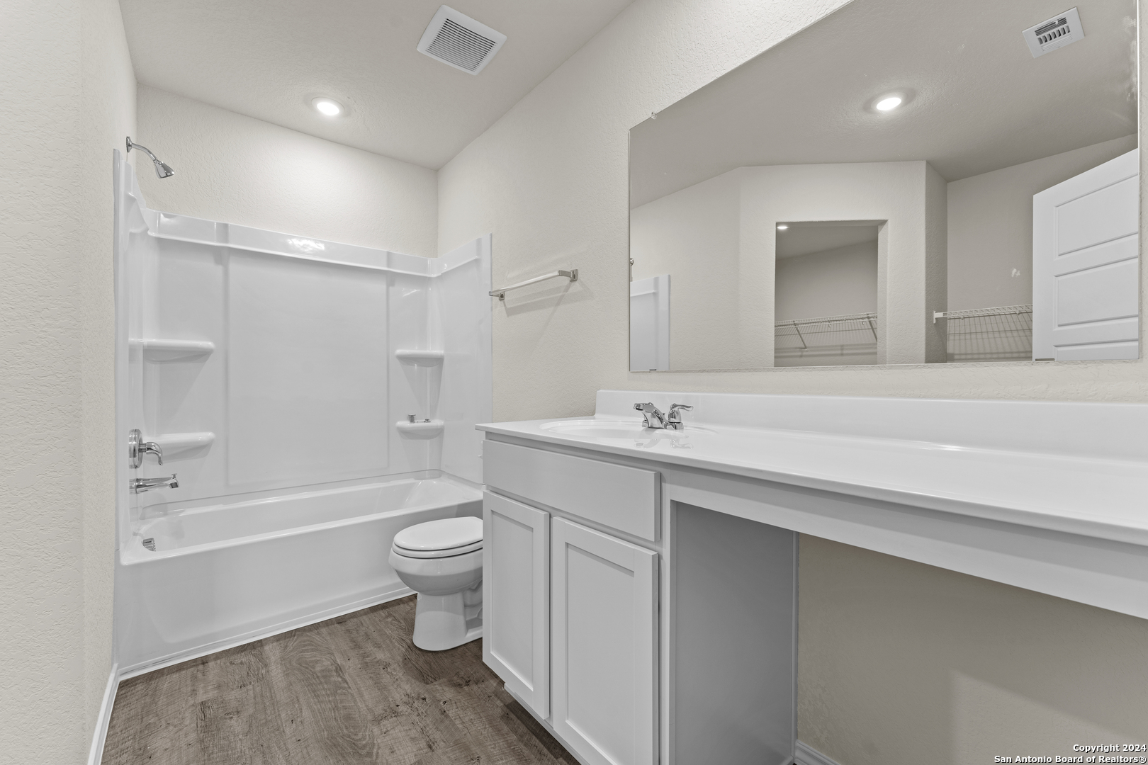 20724 Olive Grove