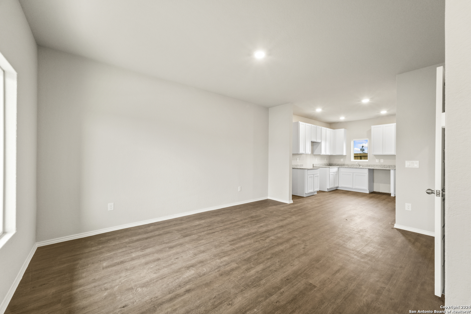 19016 Arco Alley