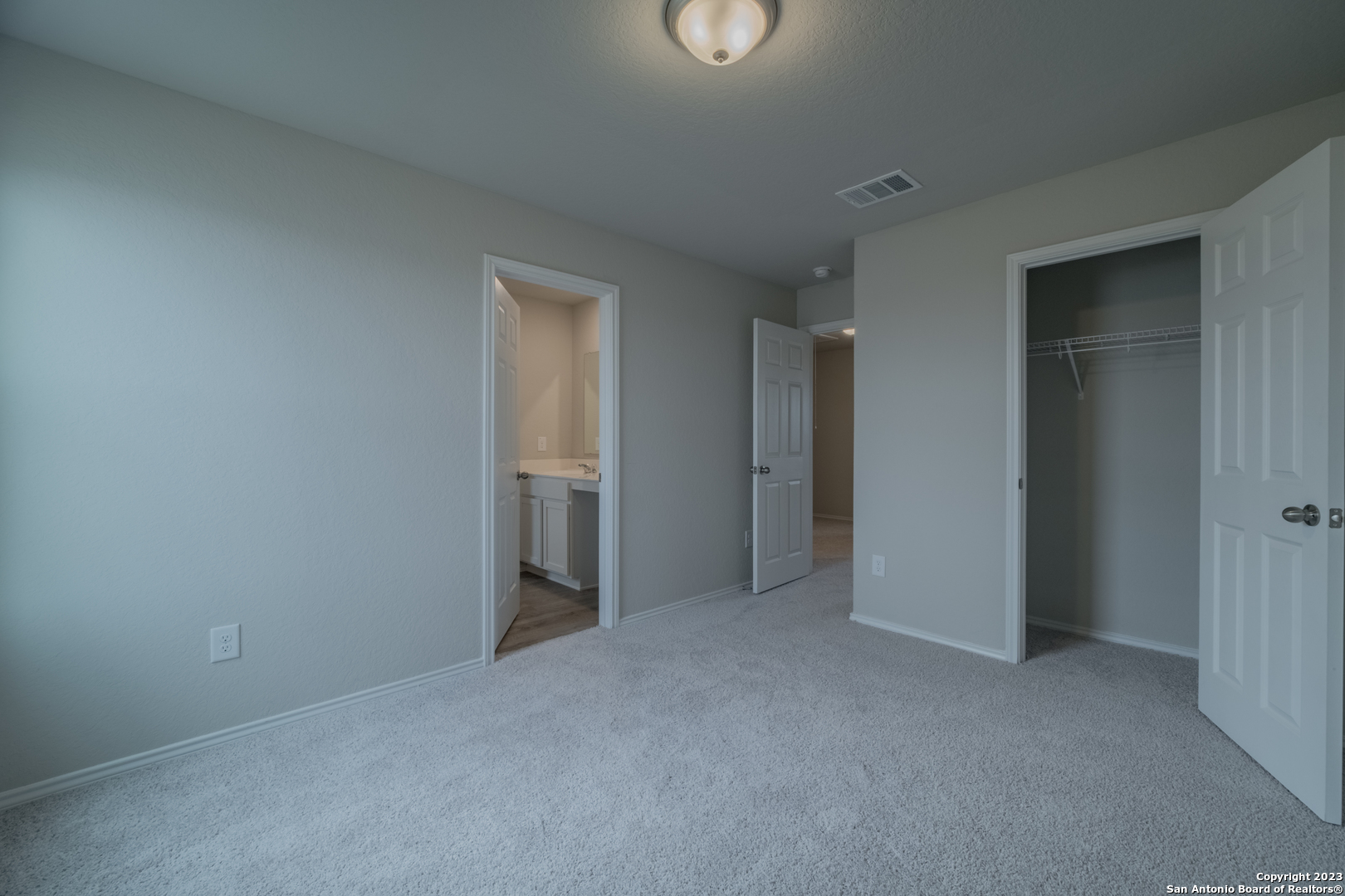 1822 Charlie Cove