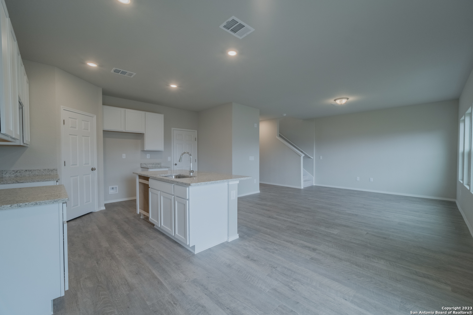 1822 Charlie Cove