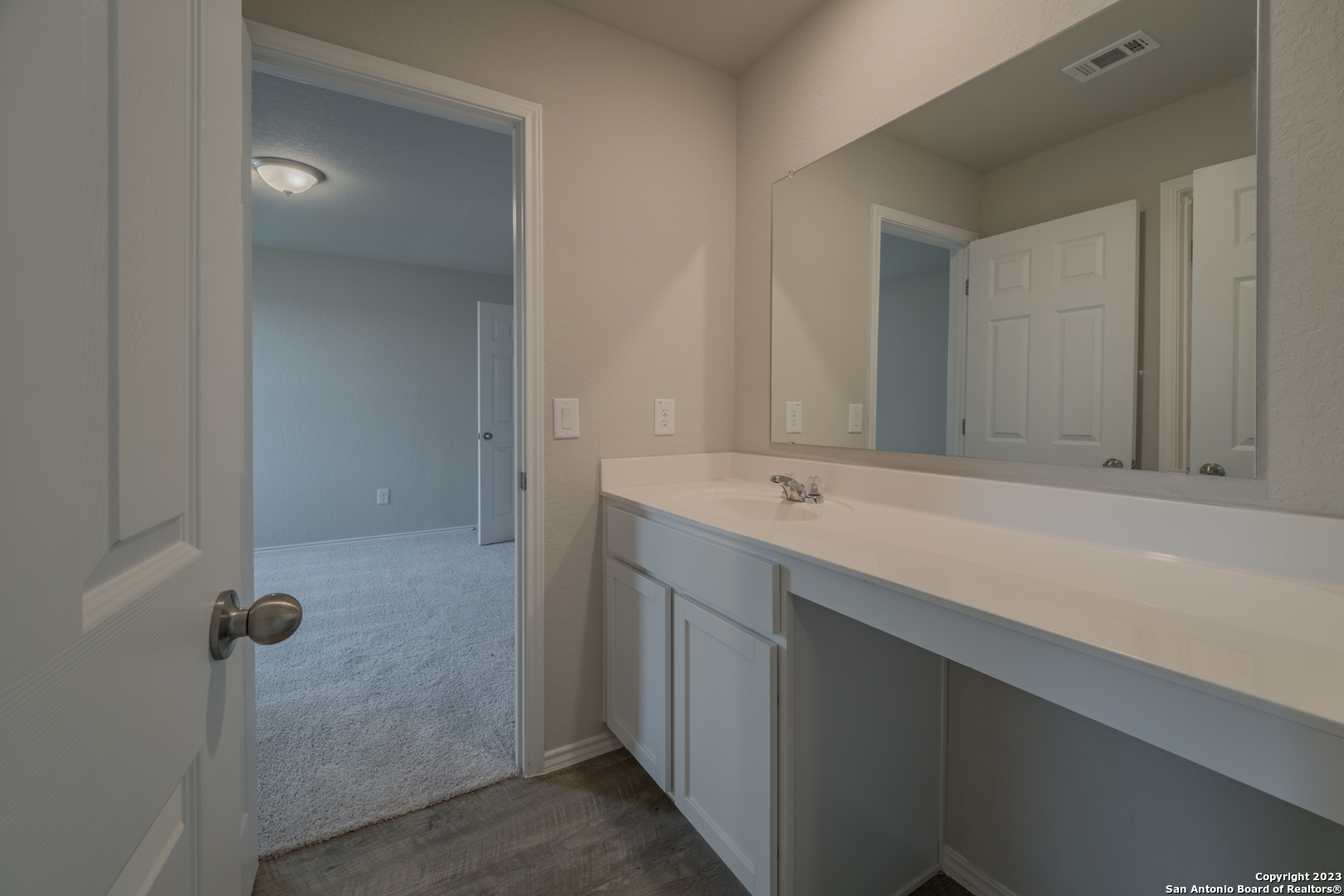 1822 Charlie Cove