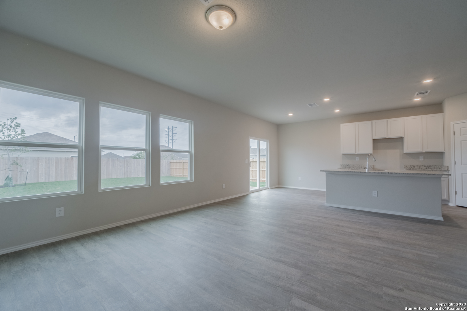 1822 Charlie Cove