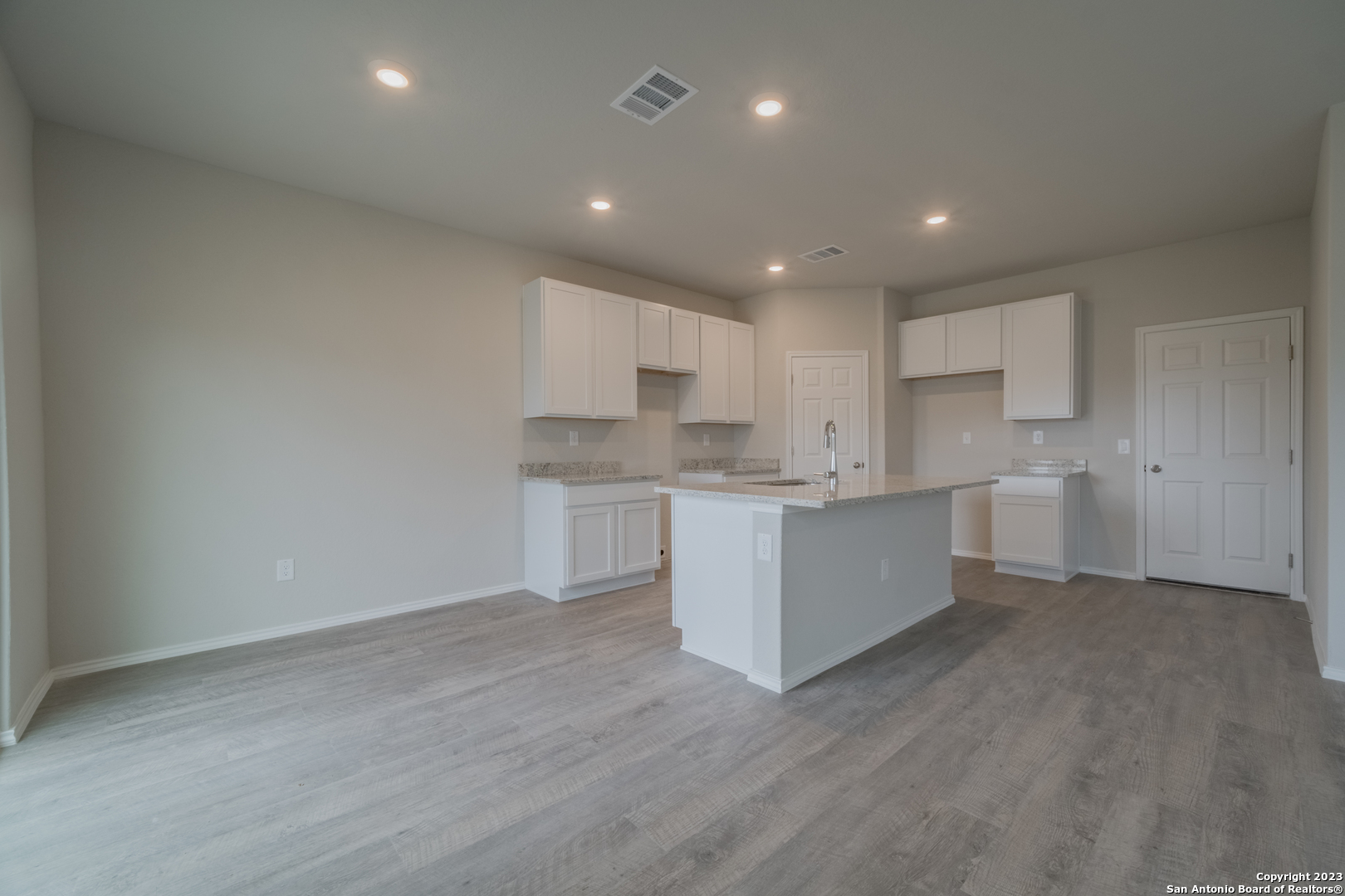 1822 Charlie Cove