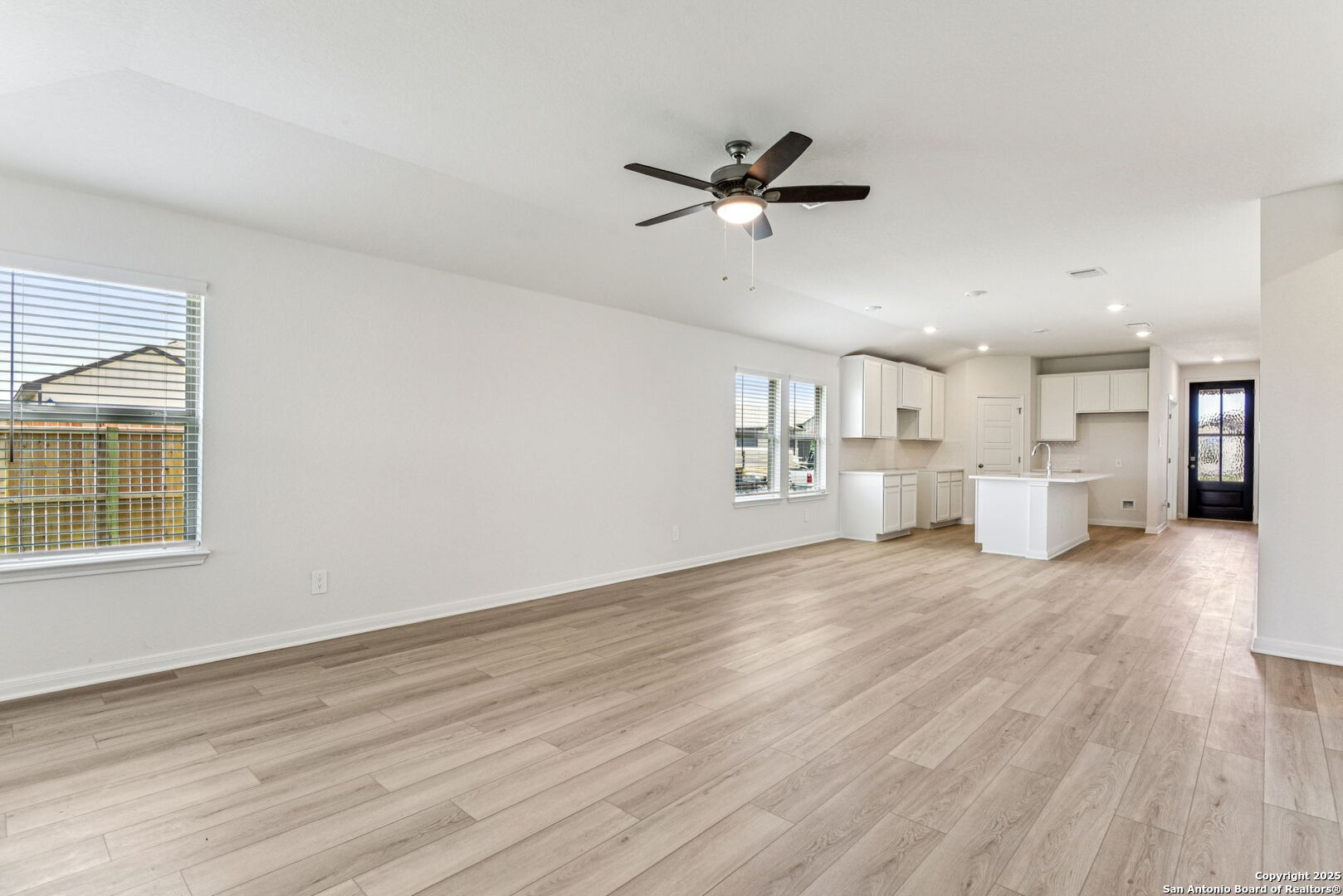 2902 Arabian Way