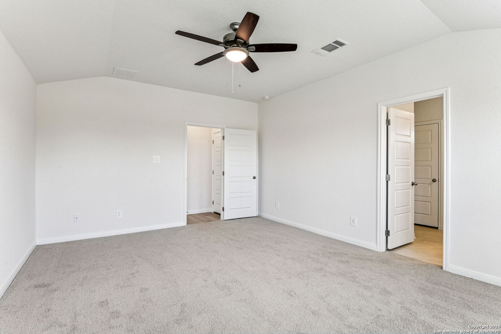 2902 Arabian Way