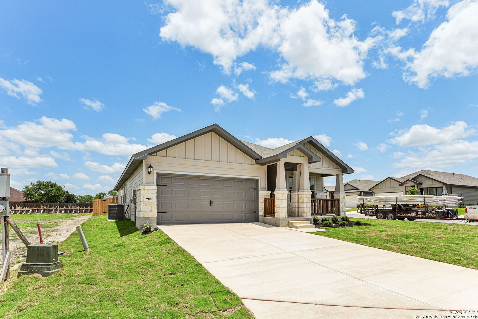 2902 Arabian Way