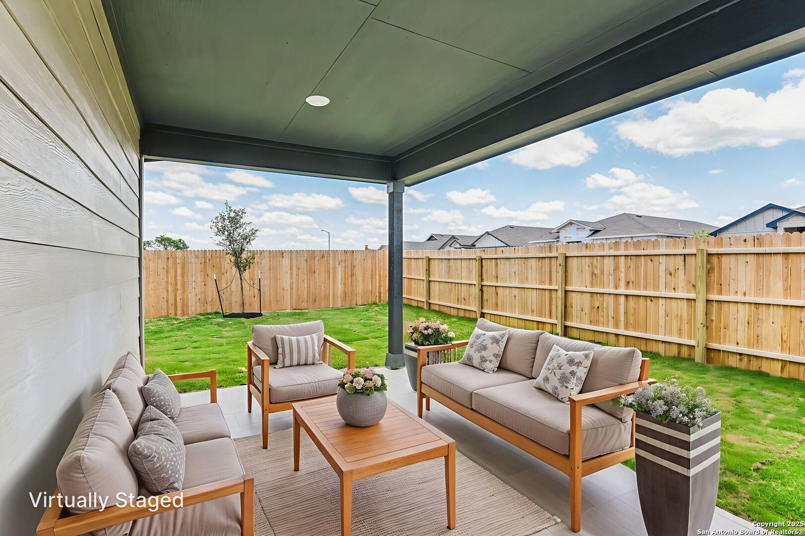 2902 Arabian Way