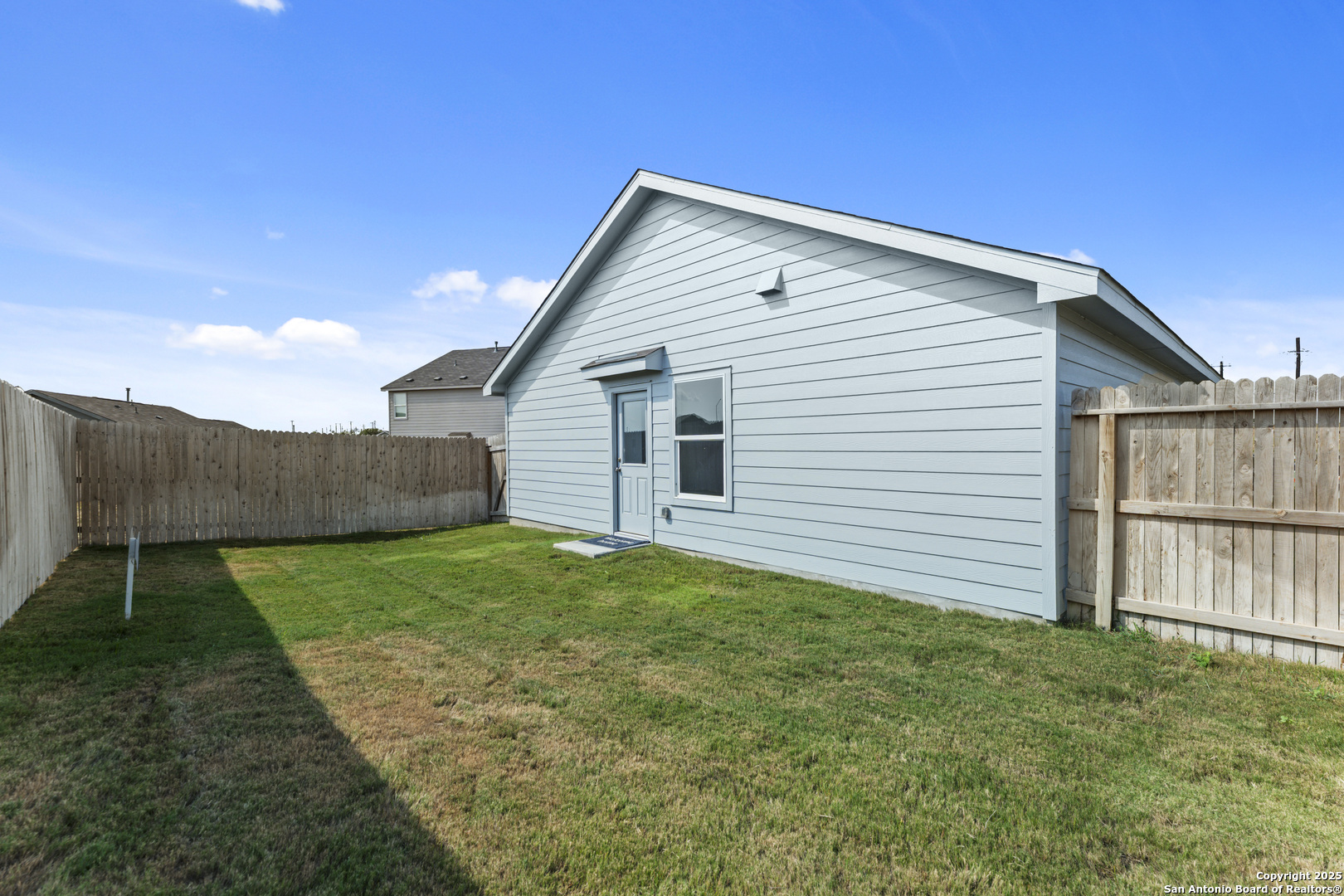 1732 Knoll Ridge